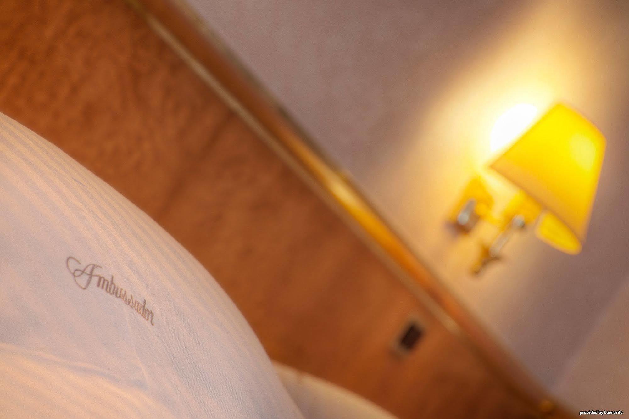 Ambassador Bosten Hotel 4*