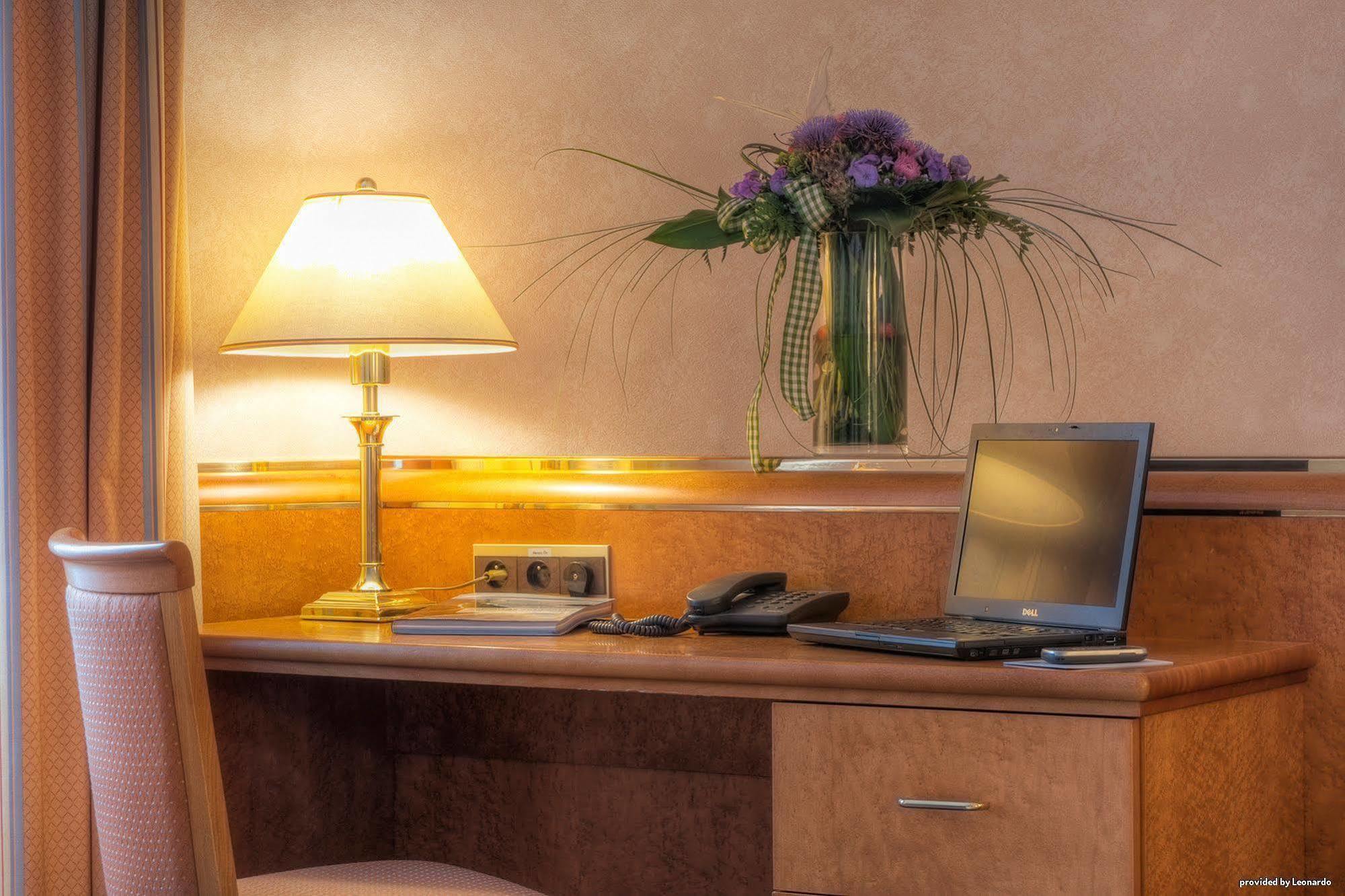 Ambassador Bosten Hotel