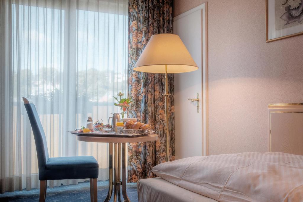 Hotel Ambassador Bosten 4*